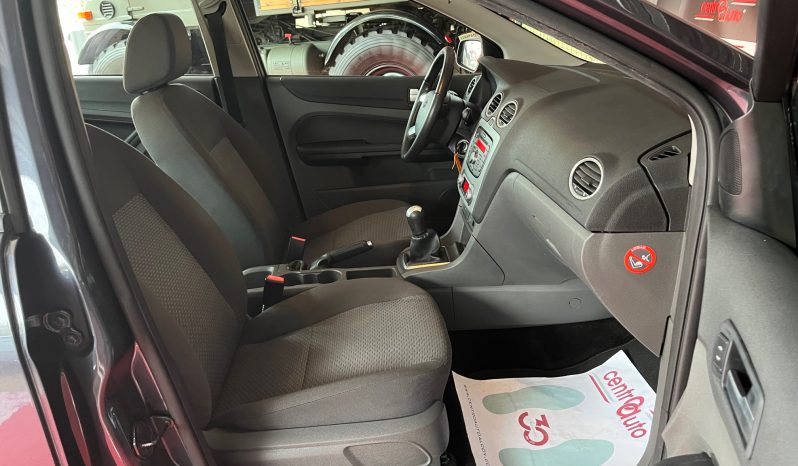 FORD FOCUS 1.8 TDCI GHIA completo