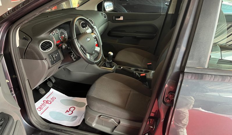 FORD FOCUS 1.8 TDCI GHIA completo